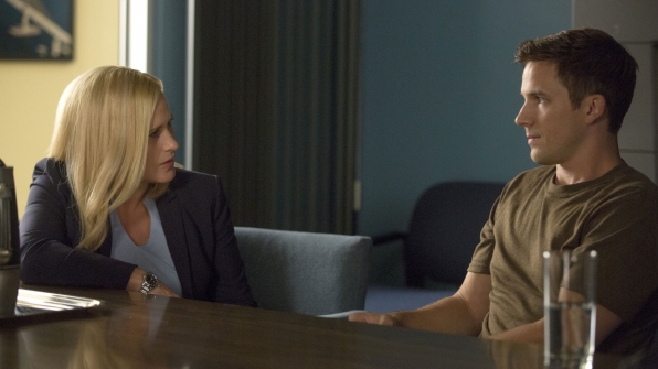 Avery Ryan (Patricia Arquette) parle à Tristan Jenkins (Matt Lanter)